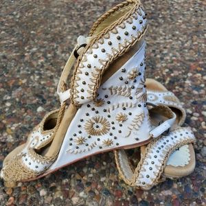 Rafē White Wedge Sandals